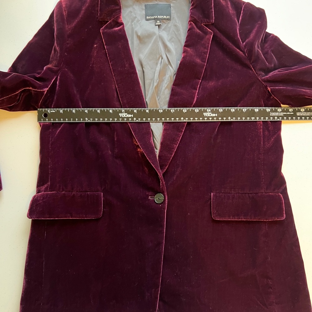 Banana Republic Women's Burgundy Purple Velvet Blazer - Picture 8 of 9